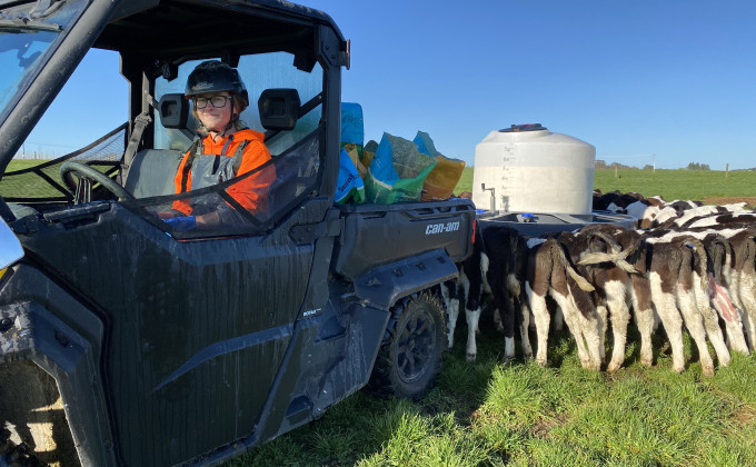 Aa Lydia in SidebySide Feeding