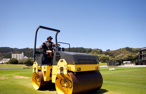 EJM5005 Extended sky and logo removal