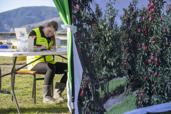 Farrah taking part in the challenges. Photo credit: Tim Cuff, Horticulture NZ