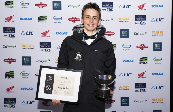 Pieter with the Dairy Trainee of the Year Award and trophy